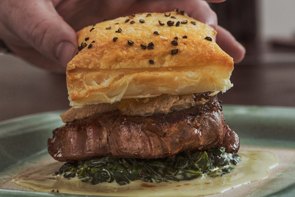 menu Biloxi White Pillars